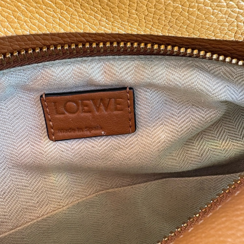 Loewe small brown puzzle - caramel with gold hardware - Picture 2 of 7